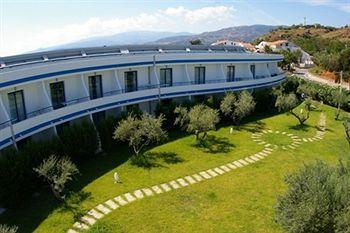 Hotel Club Cala Longa Montauro Екстер'єр фото