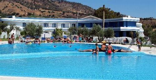 Hotel Club Cala Longa Montauro Екстер'єр фото