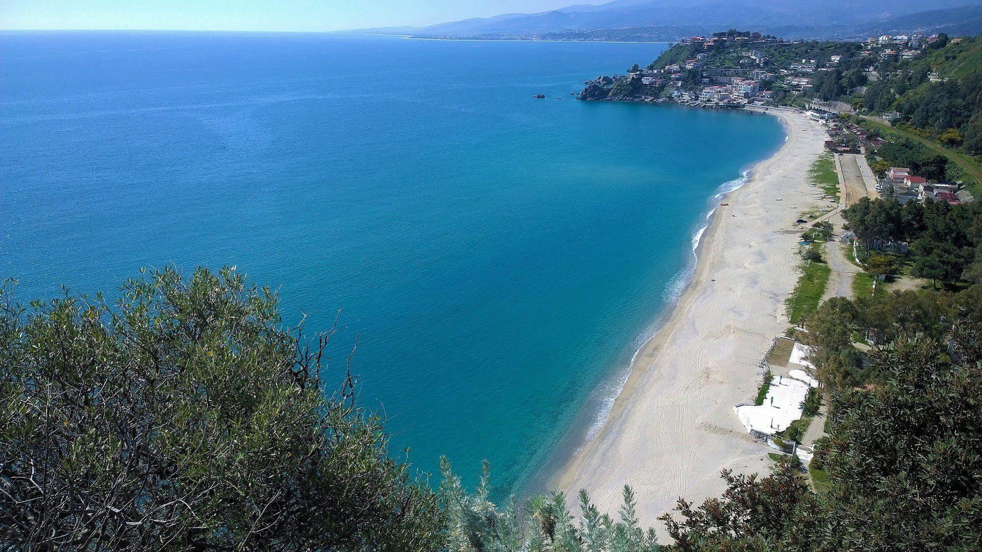 Hotel Club Cala Longa Montauro Екстер'єр фото